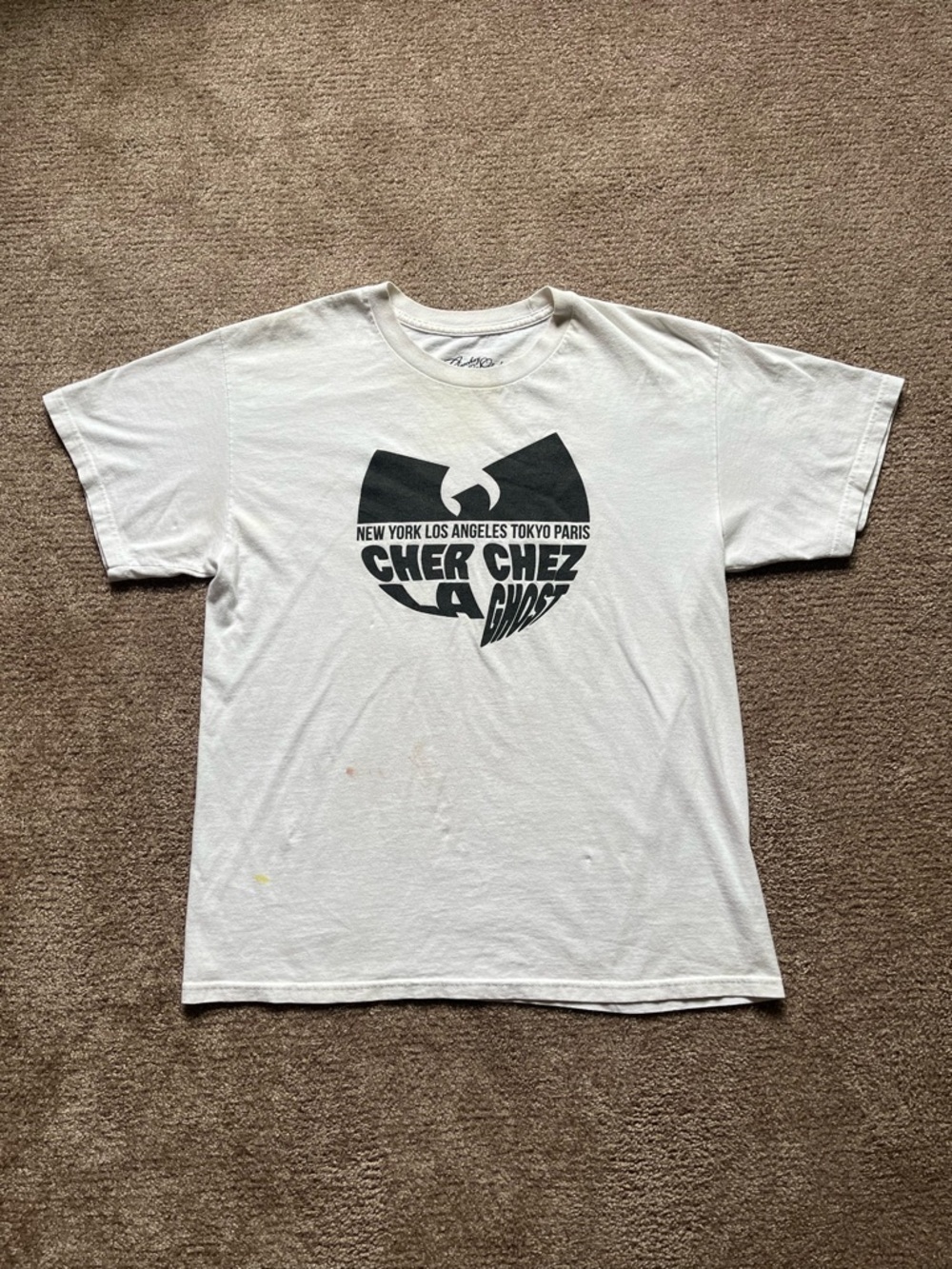 VTG 00’s / Y2K CherChez La Ghost White Wu-Tang Shirt